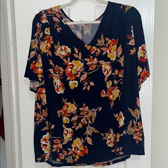 Floral maternity blouse - Picture 2 of 5